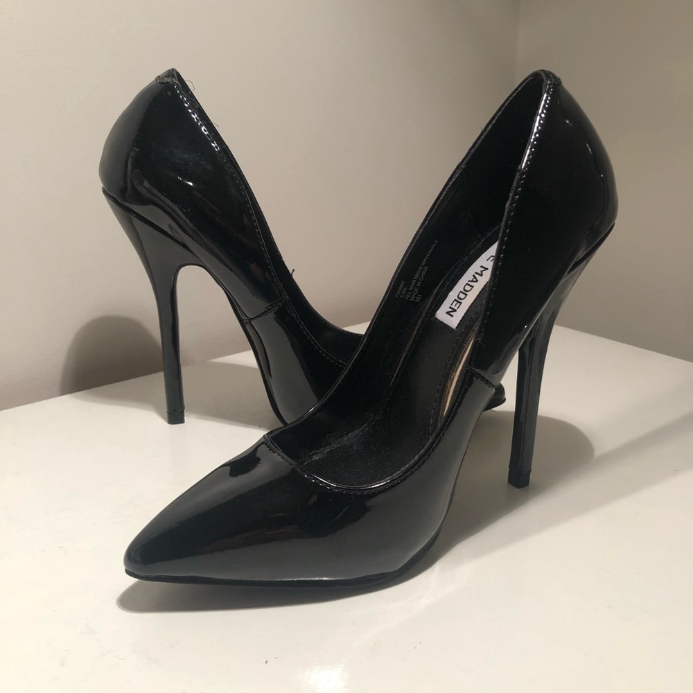 Steve Madden Darrt Black Patent Heels